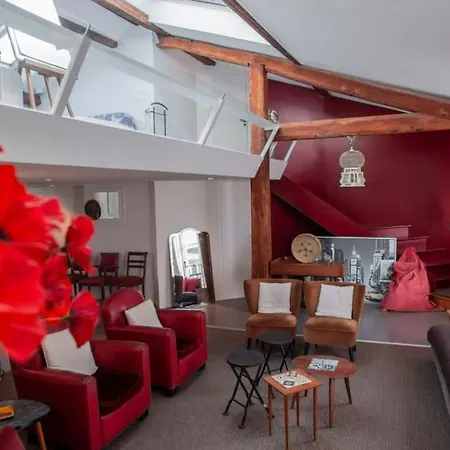 Sacre-coeur View Skylight Haven Apartment Paris